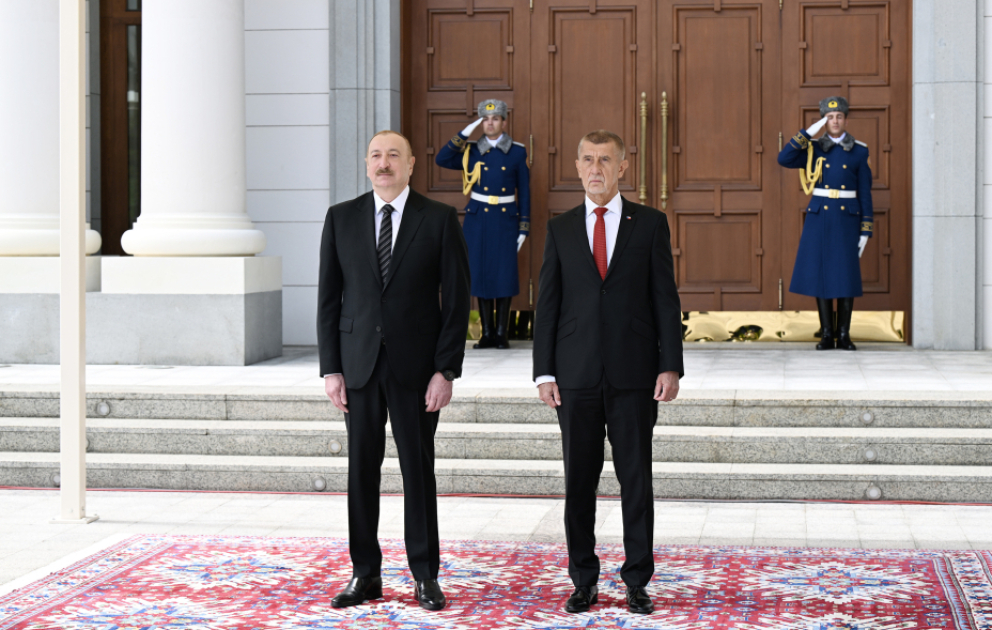 Cérémonie d’accueil officiel du Premier ministre tchèque à Guébélé