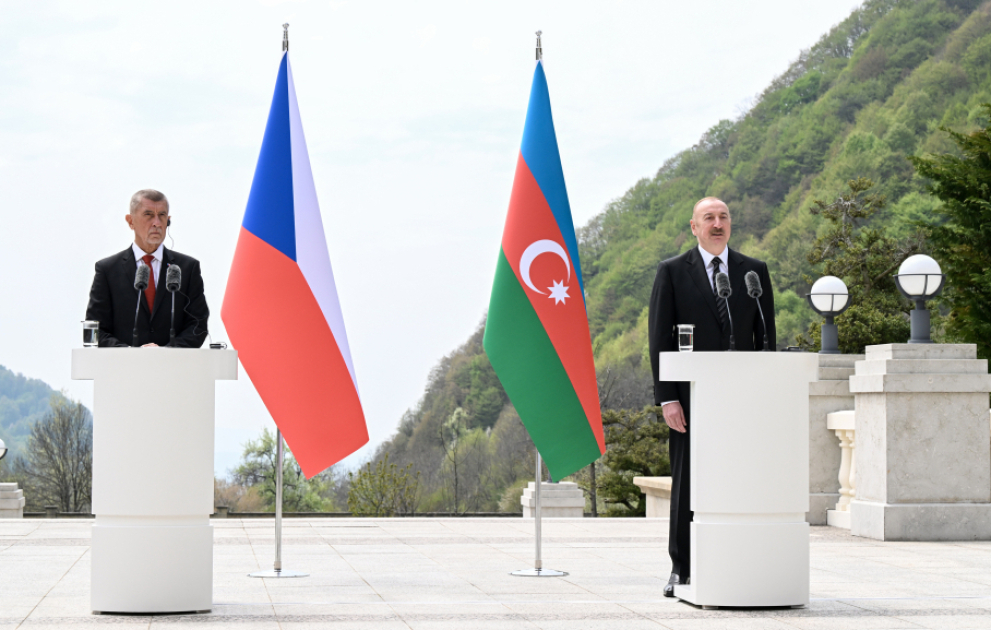 Gabala: Präsident Ilham Aliyev und Tschechiens Ministerpräsident Andrej Babiš geben Presseerklärungen ab