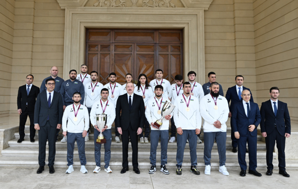 Prezident İlham Əliyev Avropa çempionatında komanda hesabında çempion olan güləşçiləri qəbul edib