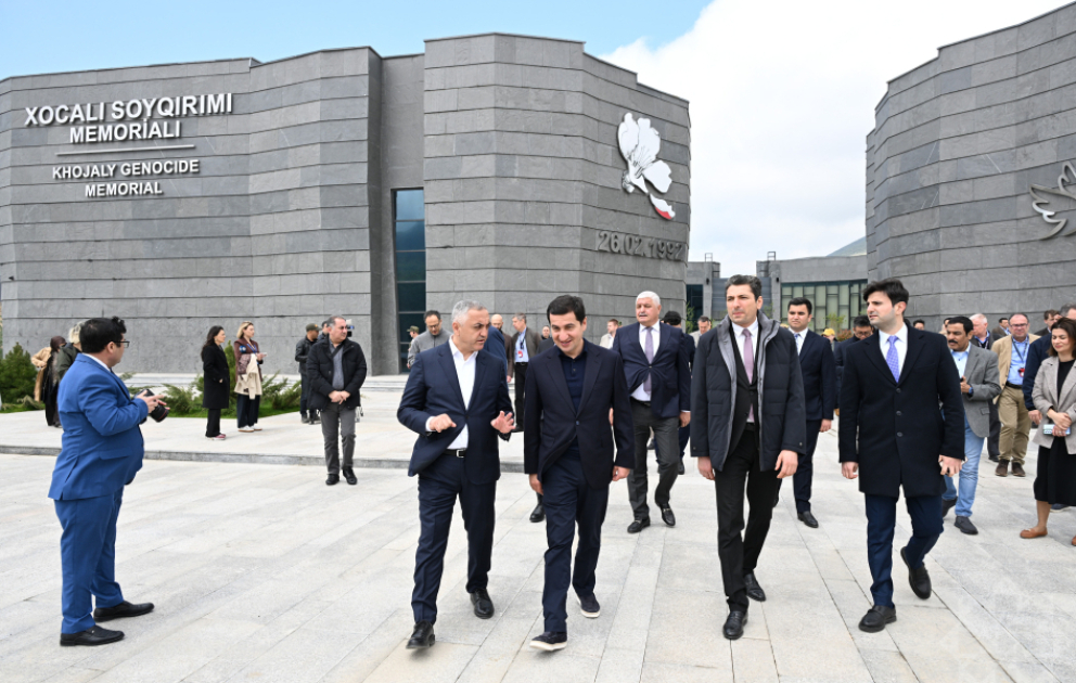 Diplomatik korpusun nümayəndələri Xocalı Soyqırımı Memorialında olublar