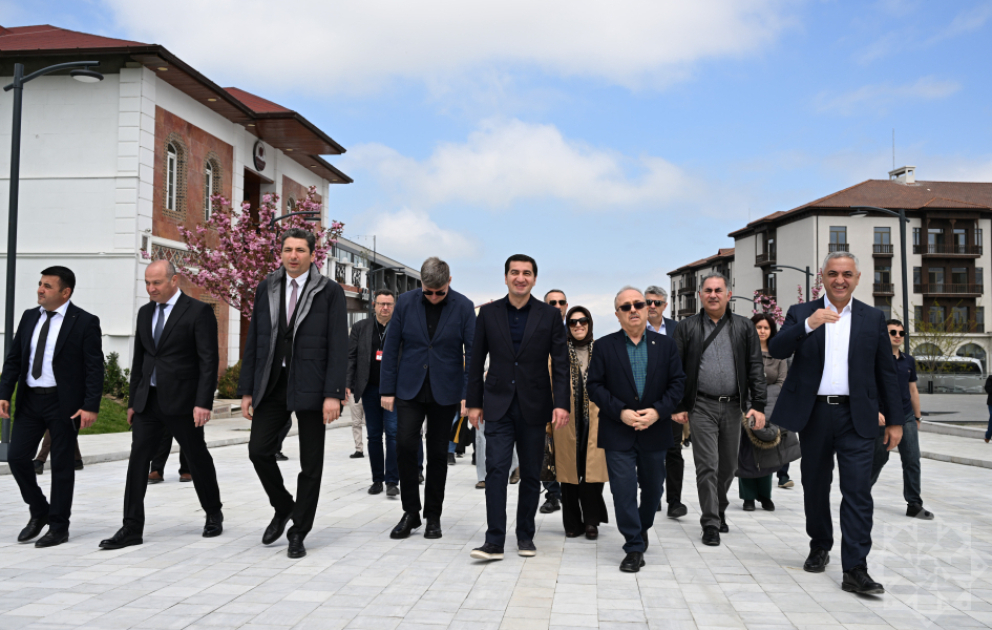 Diplomatik korpusun nümayəndələri Xankəndi Zəfər parkına gəliblər