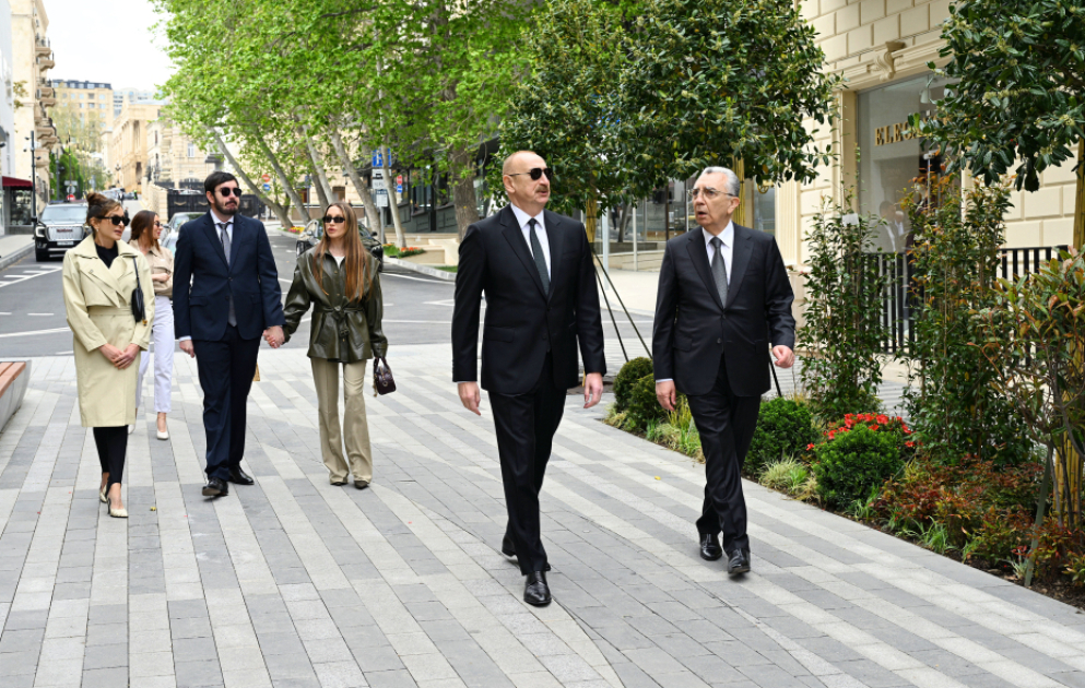 Prezident İlham Əliyev Bakının İslam Səfərli küçəsinin yenidənqurmadan sonra açılışında iştirak edib