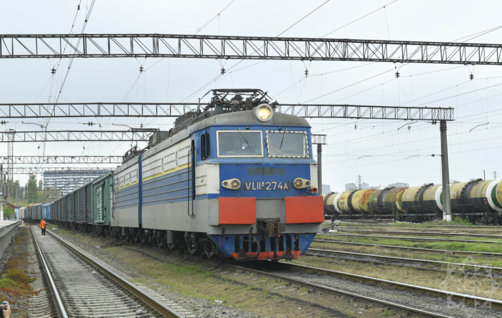 Weitere zehn Waggons mit russischem Dünger über Aserbaidschan nach Armenien transportiert