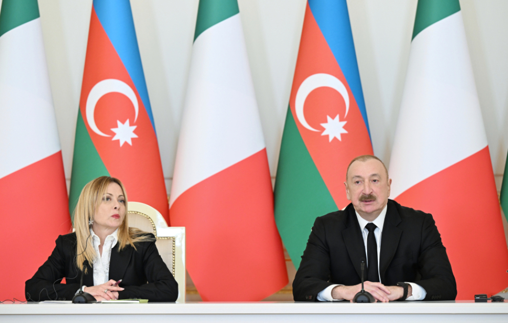 Le président azerbaïdjanais et la Première inistre italienne font des déclarations à la presse
