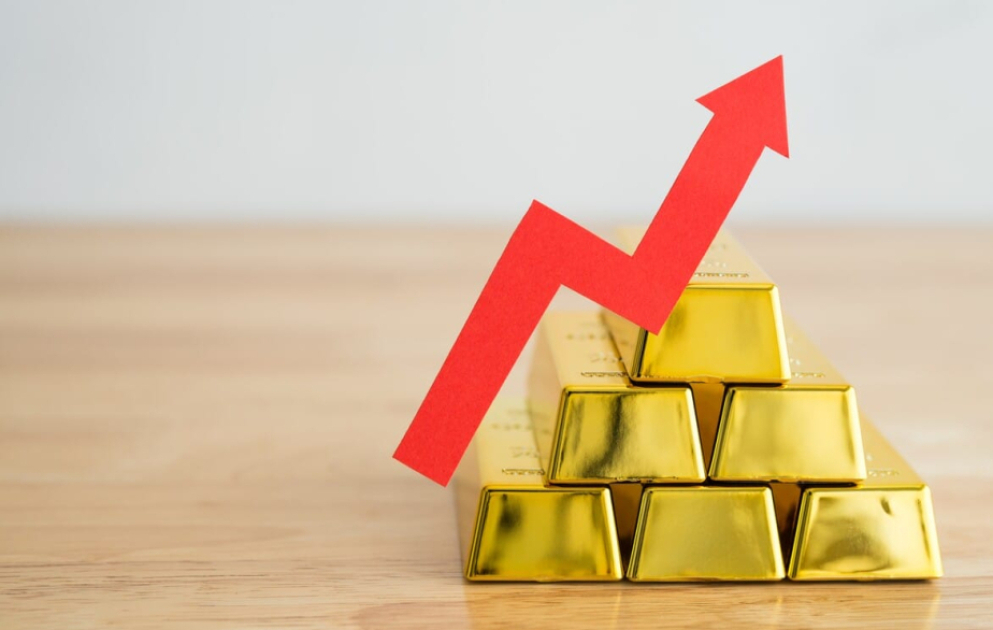 Gold price rises by $20 in global market
