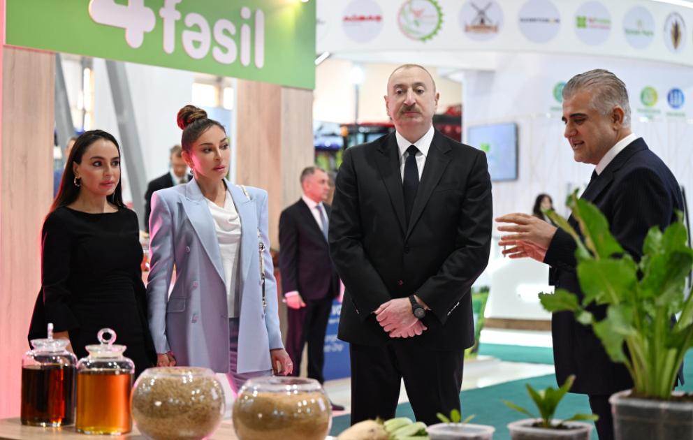 Präsident Ilham Aliyev besucht Fachmessen für Landwirtschaft und Lebensmittelindustrie 19. „Caspian Agro Week“ und 31. “InterFood Azerbaijan“