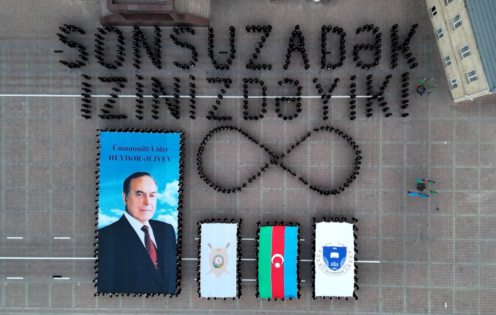 Polis kursantlarından Ulu Öndərin anadan olmasının 103 illiyinə həsr edilmiş fləşmob
