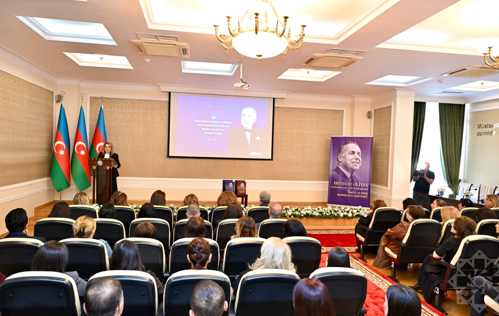 “Heydər Əliyev və Azərbaycan milli mədəniyyəti” silsiləsindən sənədlər toplusunun təqdimatı olub