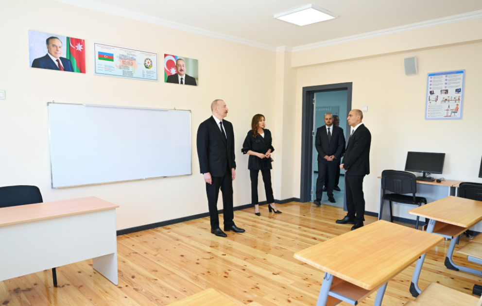 Präsident Ilham Aliyev nimmt an Eröffnung des Dorfes Shukurbeyli im Bezirk Jabrayil teil