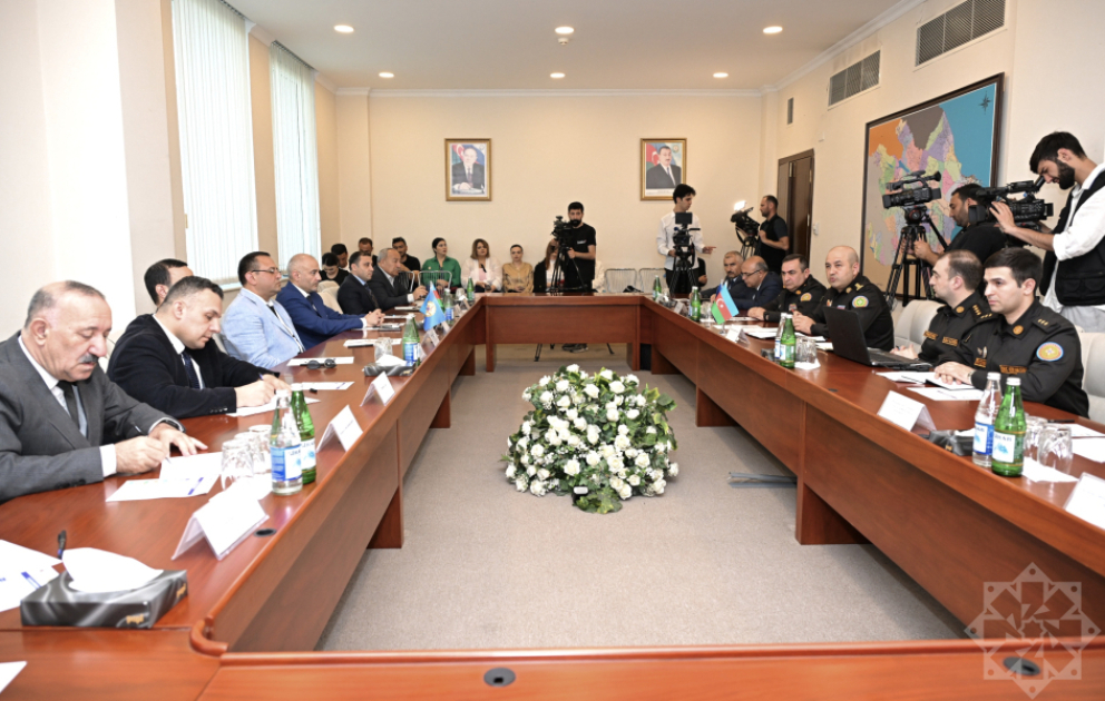 Fövqəladə Hallar Nazirliyində WUF13 ilə əlaqədar dəyirmi masa