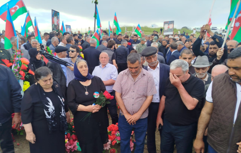 Birinci Qarabağ müharibəsinin şəxsiyyətləri müəyyənləşən 2 itkin şəhidi torpağa tapşırılıb