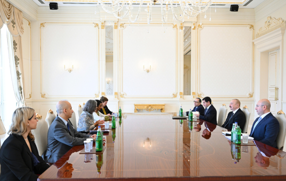 Präsident Ilham Aliyev empfängt Exekutivdirektorin des UN-Habitat-Programms