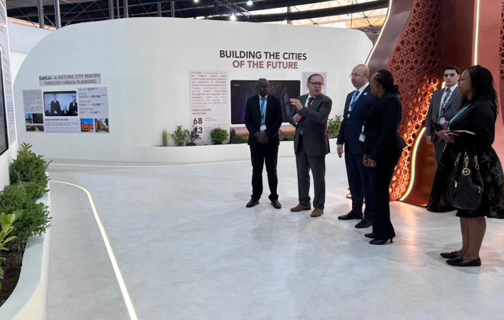 Официальные лица Кении в рамках WUF13 ознакомились с выставкой Urban Expo