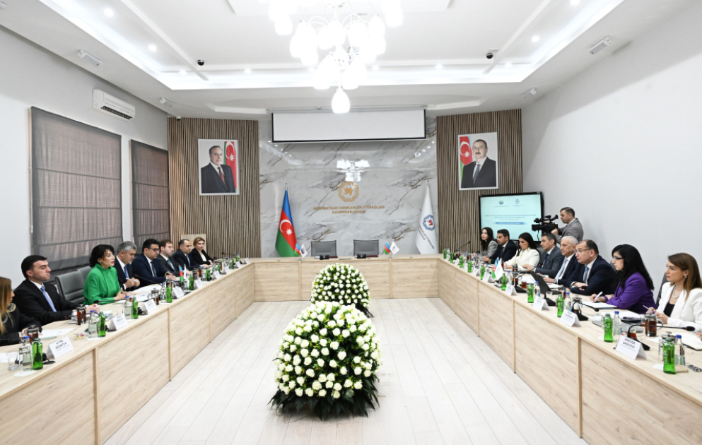 Ombudsman Aparatı ilə AHİK arasında əməkdaşlıq memorandumu imzalanıb