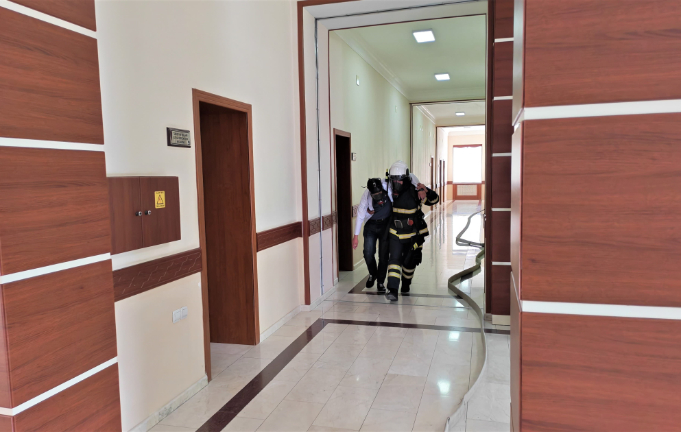 Yanğın söndürüldü, xilasetmə əməliyyatları yerinə yetirildi - Naxçıvan Tibb Kollecində təlim