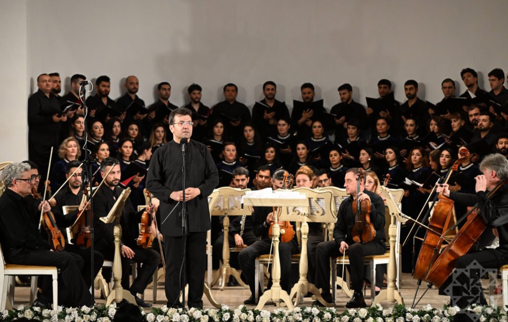 90 illik sənət məbədinin yubiley gecəsi: dünya klassiklərinin əsərləri səsləndirilib