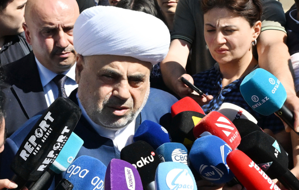 Allahşükür Paşazadə: Dua edirik ki, dövlətimiz, dövlətçiliyimiz əbədi olsun