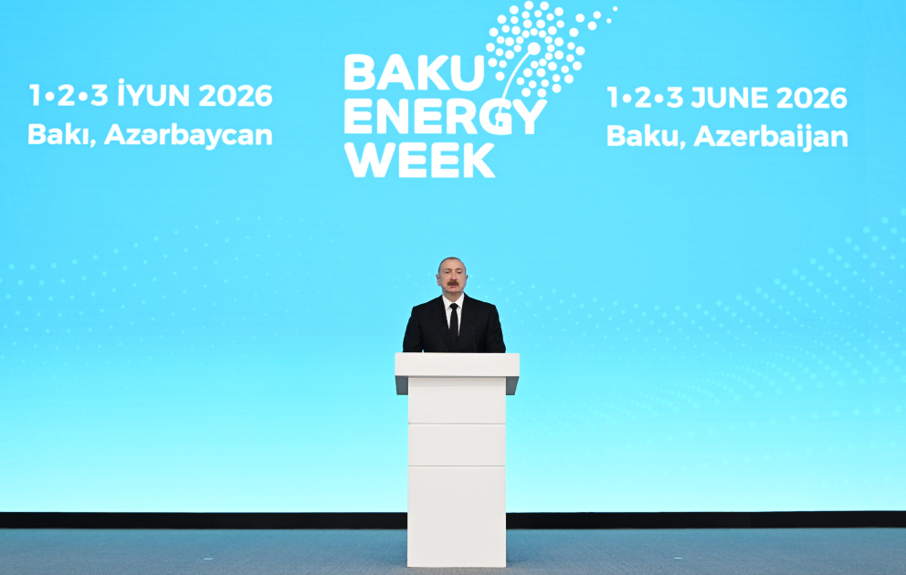 Präsident Ilham Aliyev nimmt an offizieller Eröffnung des Baku-Energieforums teil
