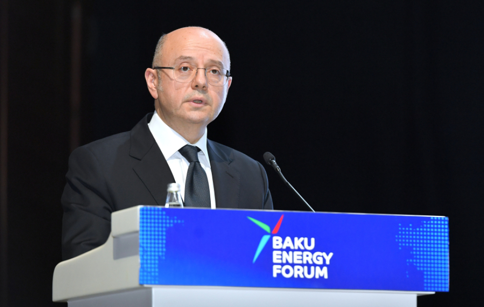 Nazir: Azərbaycan Prezidentinin enerji siyasəti neft-qaz və bərpaolunan enerji mənbələrinin balanslı inkişafına əsaslanır