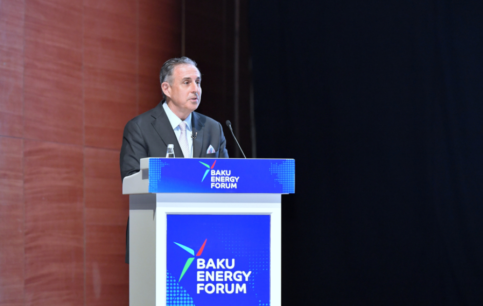 Con Defterios: Bu gün enerji davamlılığı daha mürəkkəb və vacibdir