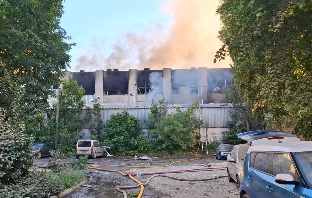 В результате воздушных ударов по Киеву разрушены жилые дома РЕПОРТАЖ АЗЕРТАДЖ с места событий