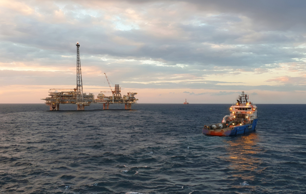 Азербайджанская нефть торгуется по цене 104 доллара