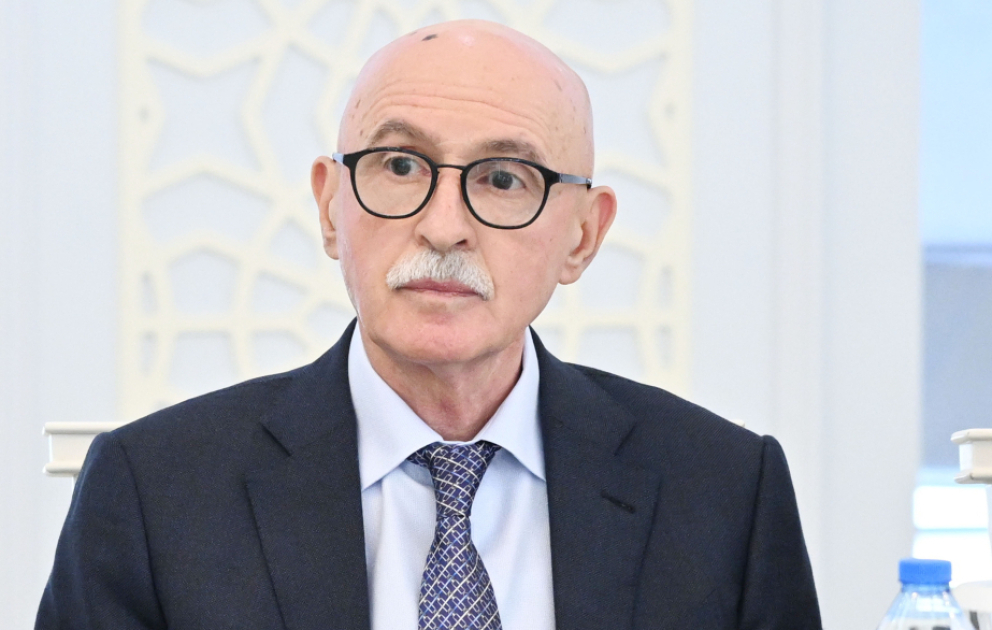Nazir müavini: Məktəblərdə uşaqların internetdən istifadəsinə nəzarət gücləndirilib