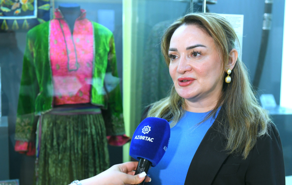 Aynur Babayeva: Xurşidbanu Natəvanın bədii tikmələrinin nümunələri “Gül dəftəri” albomunda toplanıb