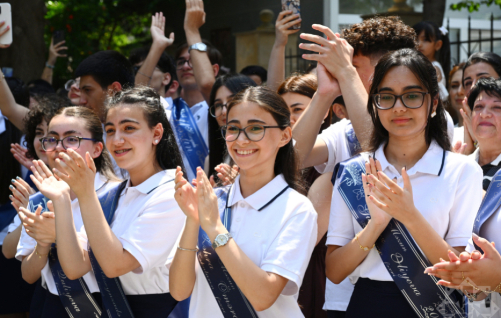 Azərbaycan məktəblərində “Son zəng” sədaları