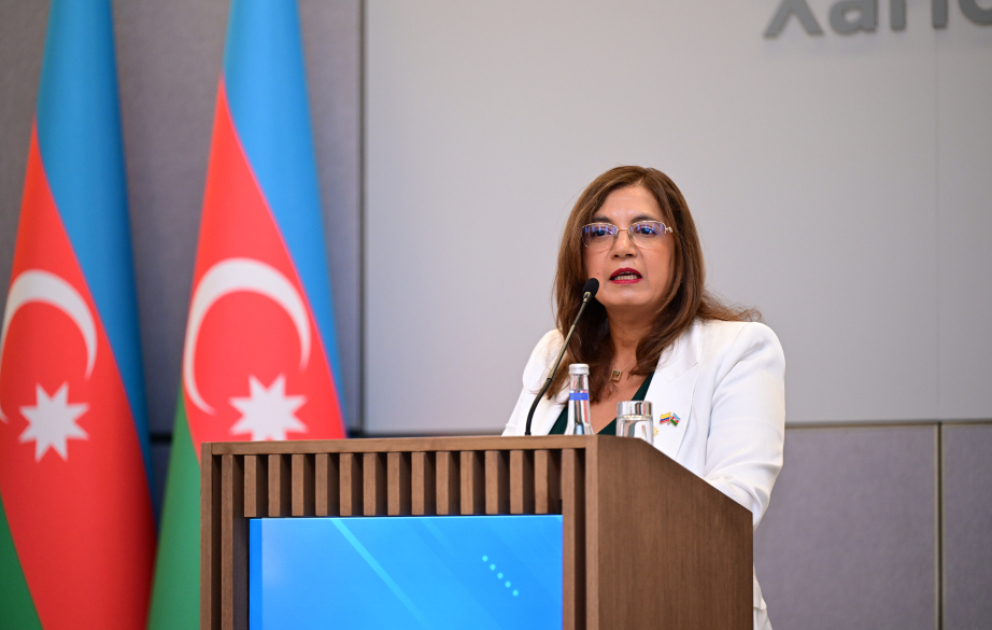 Kolumbiya səfiri: Sürücülük vəsiqəmi "ASAN xidmət" mərkəzindən aldım