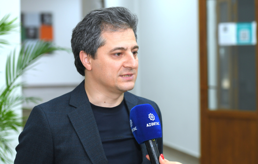 Arslan Növrəsli: Zövqlü musiqiçi yetişdirmək üçün tələbə peşəkar musiqi nümunələrini dinləməlidir