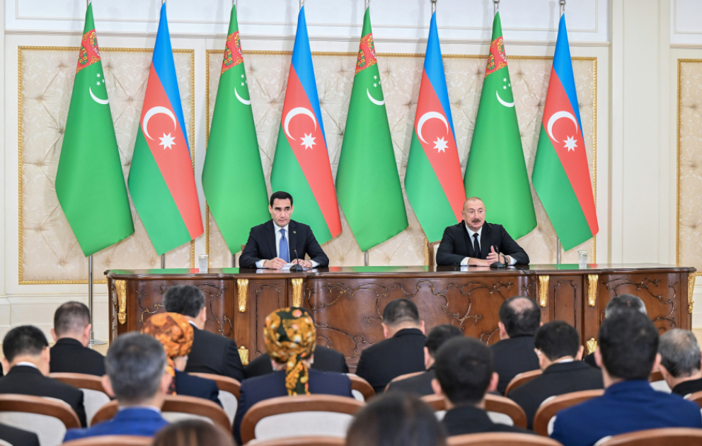 Les présidents azerbaïdjanais et turkmène font des déclarations à la presse