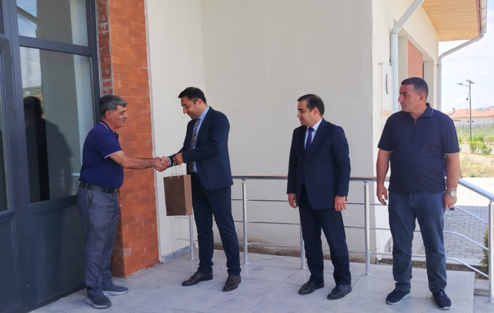 Şükürbəyli kəndində daha 7 ailəyə evlərinin açarları təqdim olunub