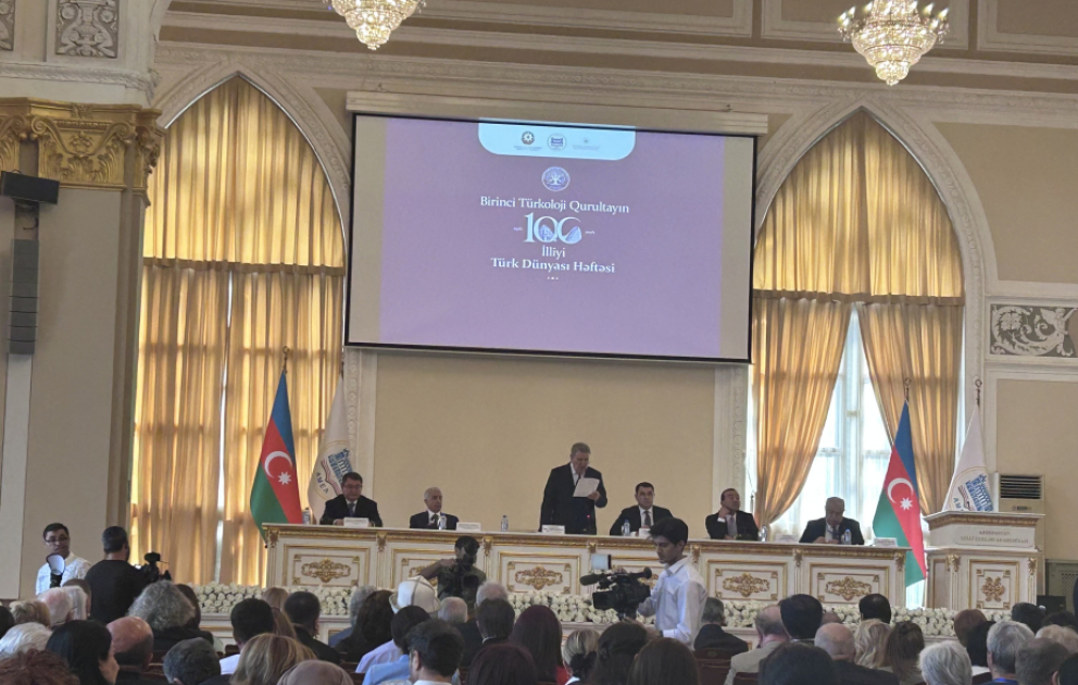 Bakıda Birinci Türkoloji Qurultayın 100 illiyinə həsr olunmuş beynəlxalq konqres davam edir