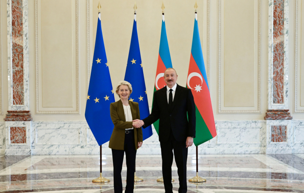 Prezident İlham Əliyevin Avropa Komissiyasının Prezidenti ilə təkbətək görüşü olub