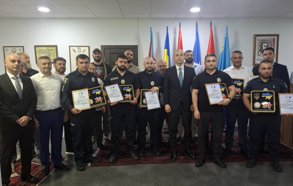 Ukraynada çalışan azərbaycanlı polislər mükafatlandırılıb
