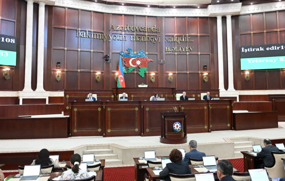 Milli Məclisdə 17 məsələ müzakirə olunub, bir sıra qanun layihələri qəbul edilib
