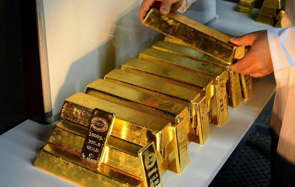 Le prix de l’or constitue 4090 dollars sur les bourses