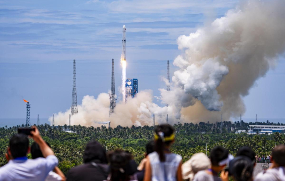 Çinin geri qayıdan “Uzun yürüş 10B” daşıyıcı raketinin ilk uçuşu uğurlu olub