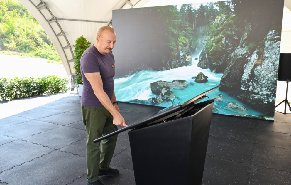 Inauguration des centrales hydroélectriques implantées sur le fleuve Hotchaz à Latchine