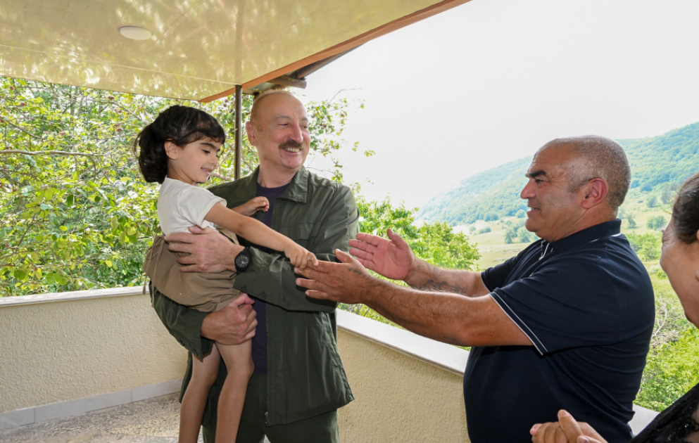 President Ilham Aliyev inspected restoration works in Shusha’s Kichik Galaderesi village and met with returning residents