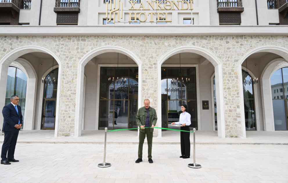 Prezident İlham Əliyev “Xankəndi” hotelinin açılışında iştirak edib