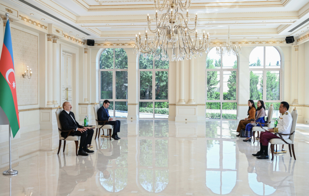 Prezident İlham Əliyev Kambocanın Azərbaycanda yeni təyin olunmuş səfirinin etimadnaməsini qəbul edib