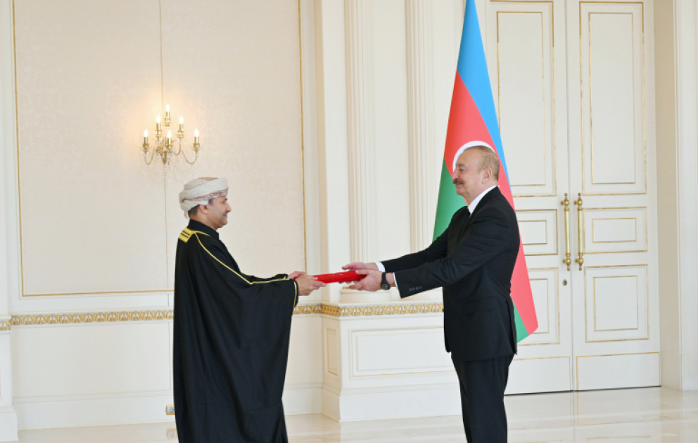 Le président Ilham Aliyev reçoit les lettres de créance du nouvel ambassadeur d'Oman en Azerbaïdjan