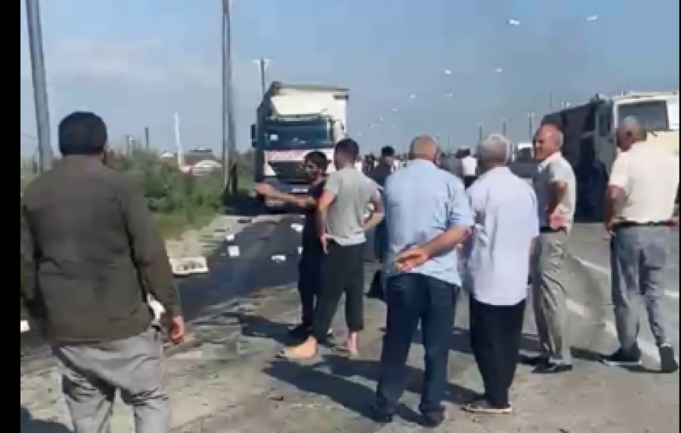 Kürdəmirdə Türkiyə vətəndaşının idarə etdiyi TIR aşıb