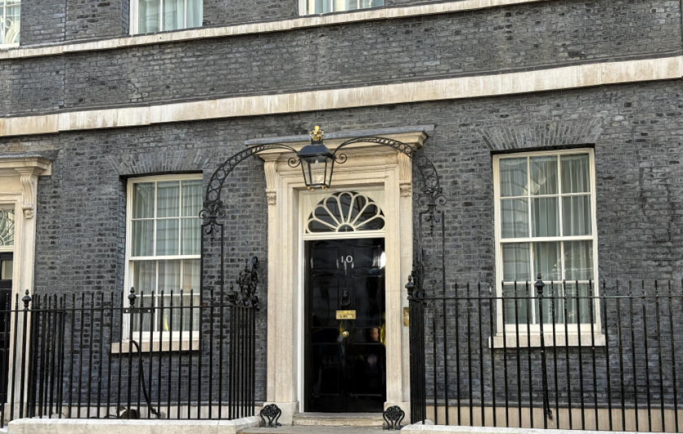 Britaniyada son 10 ildə altıncı Baş nazir – Dauninq Stritin önündən REPORTAJ