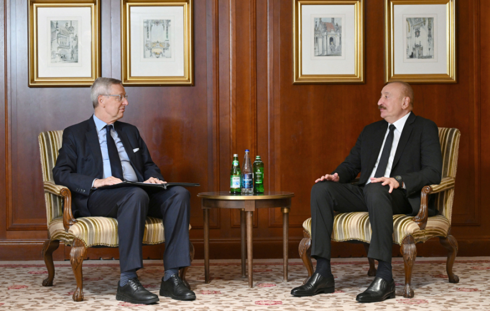 Prezident İlham Əliyev Almaniya İqtisadiyyatının Şərq Komitəsinin sədri Mixael Harms ilə görüşüb