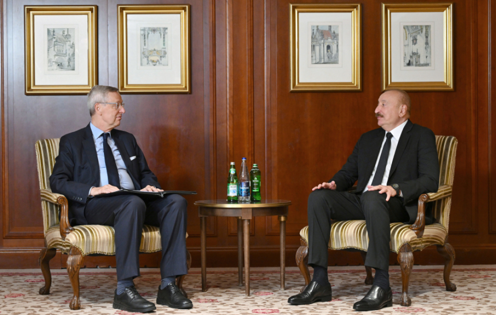 Le président Ilham Aliyev rencontre le directeur du Comité oriental de l’économie allemande Michael Harms