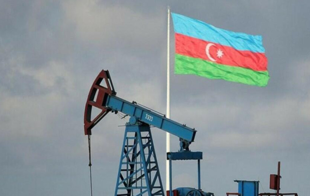 Azerbaijani oil price surges by over $8