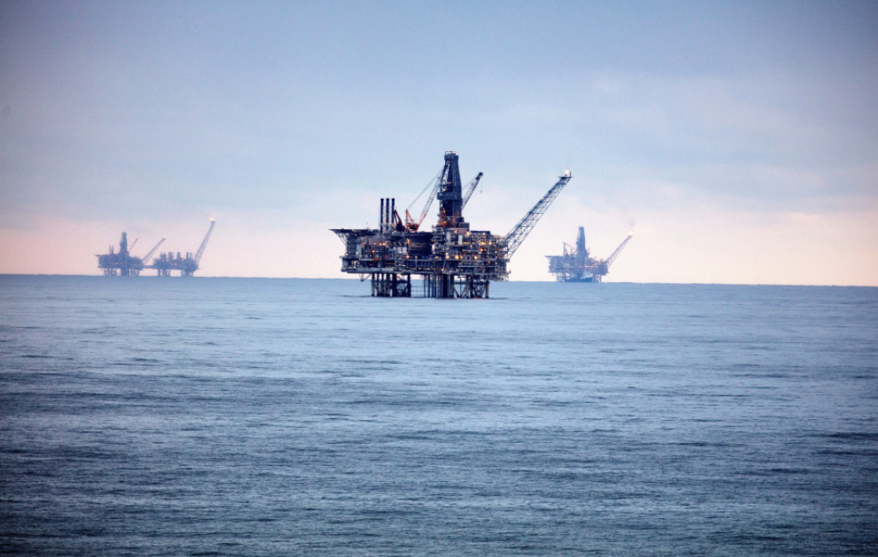 Le prix du pétrole azerbaïdjanais termine en baisse